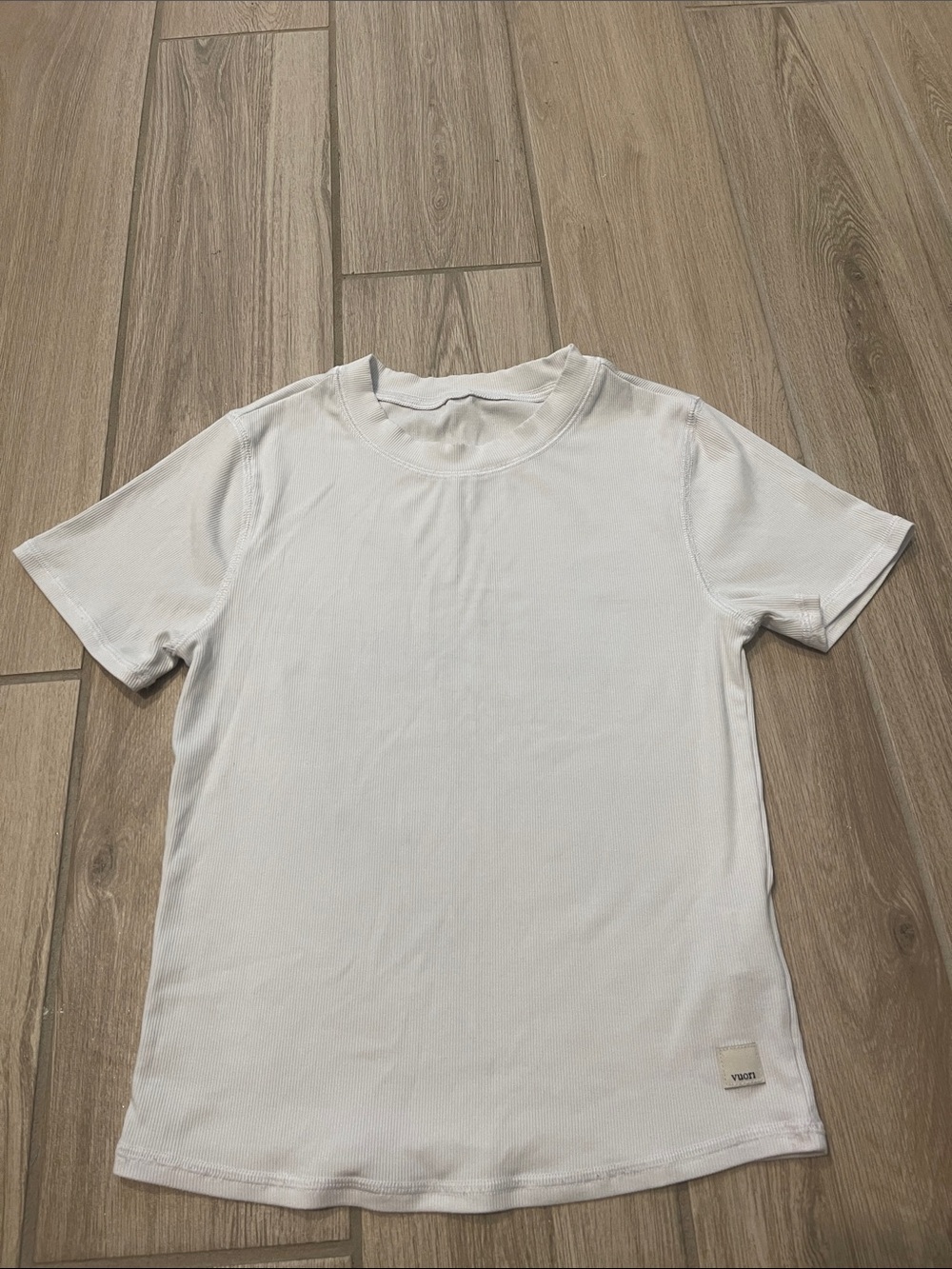 Vuori Pose Fitted Short Sleeve T Shirt Tee Shirt White Sz S VW169